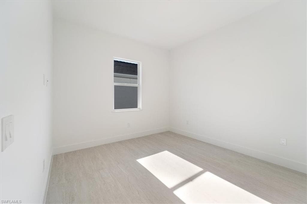 2537 Linda DR, NAPLES FL 34112-23