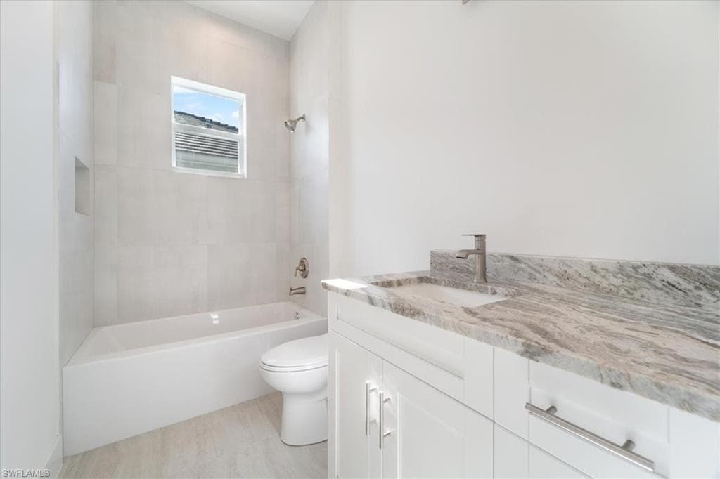 2537 Linda DR, NAPLES FL 34112-28