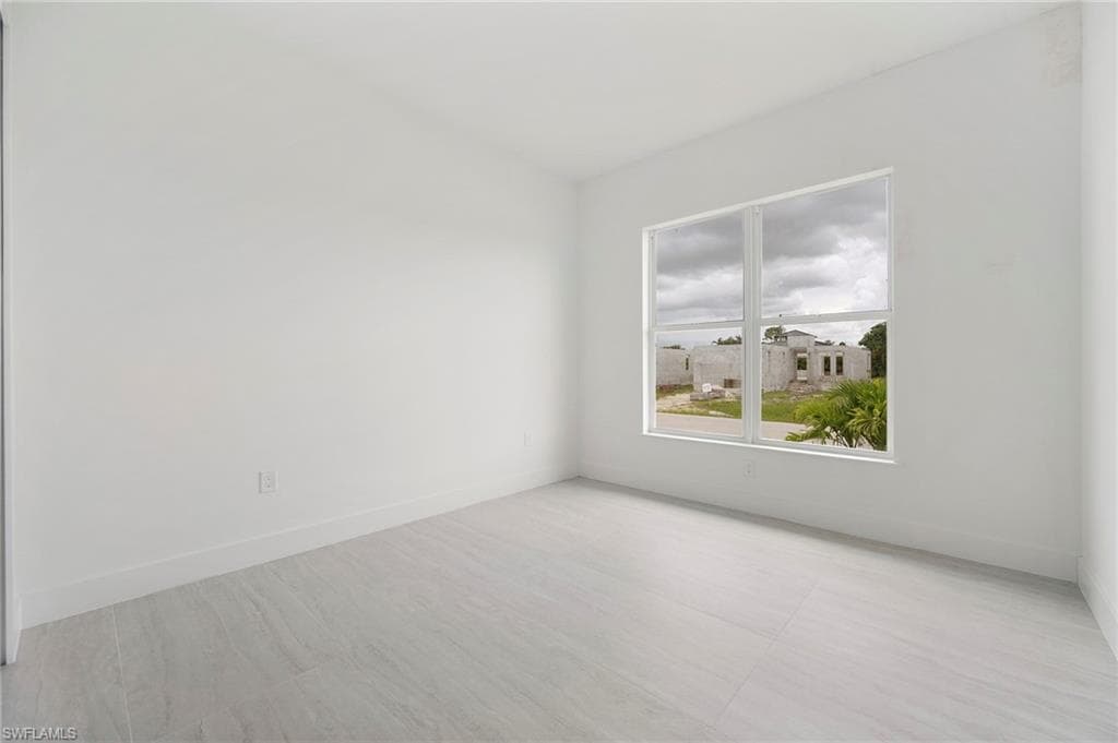 2532 Linda DR, NAPLES FL 34112-12