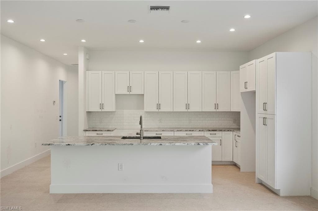 2548 Linda DR, NAPLES FL 34112-4
