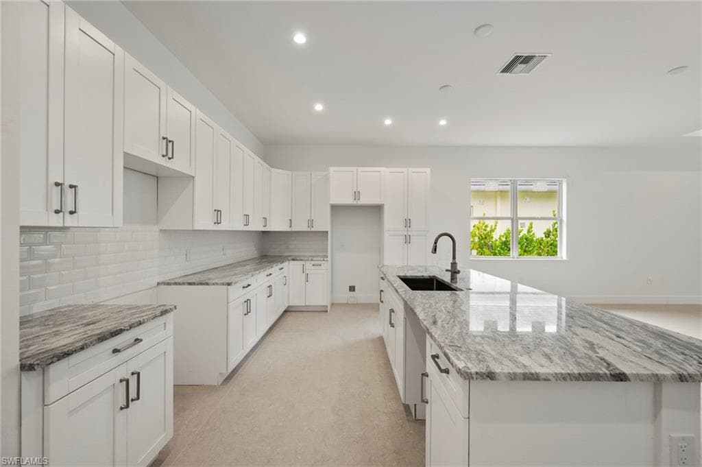2548 Linda DR, NAPLES FL 34112-3