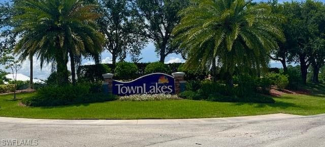 8040 Liriope LOOP, LEHIGH ACRES FL 33972-8