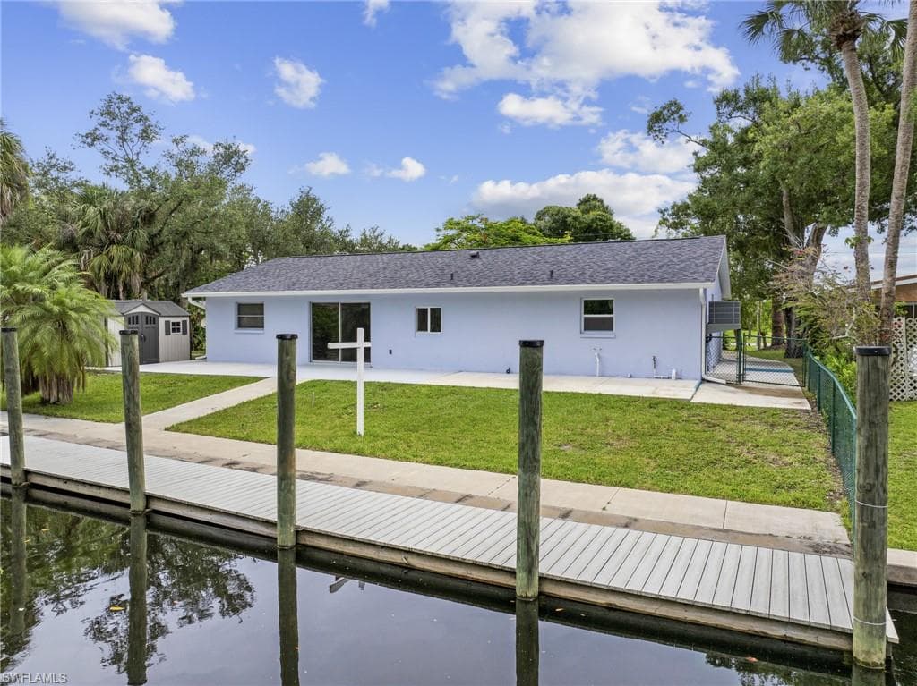 1832 Flamingo DR, NORTH FORT MYERS FL 33917-27