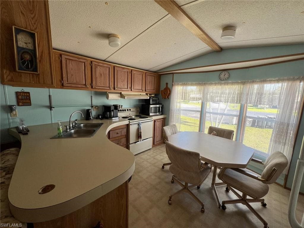 27300 Duvernay DR, BONITA SPRINGS FL 34135-1