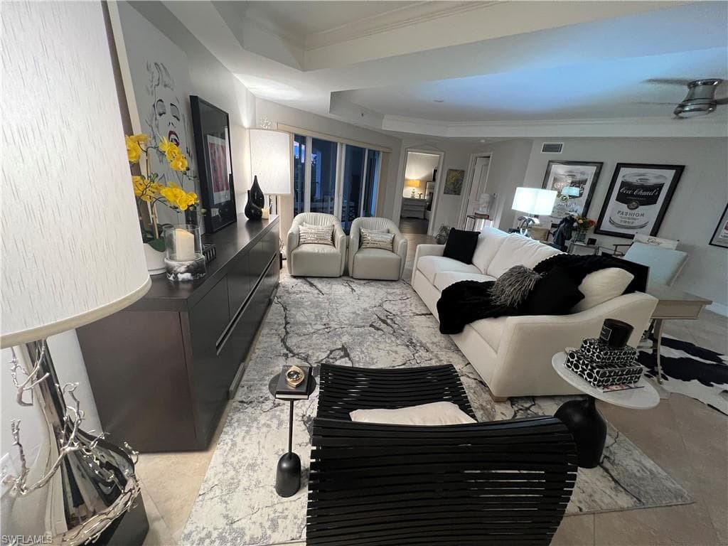 1100 Pine Ridge RD # 400, NAPLES FL 34108-1