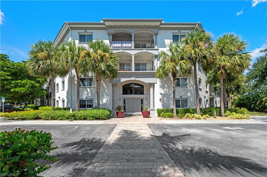 1100 Pine Ridge RD # 400, NAPLES FL 34108-7