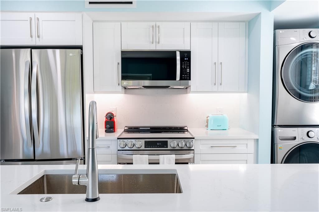 1155 Sandpiper ST # C7, NAPLES FL 34102-9