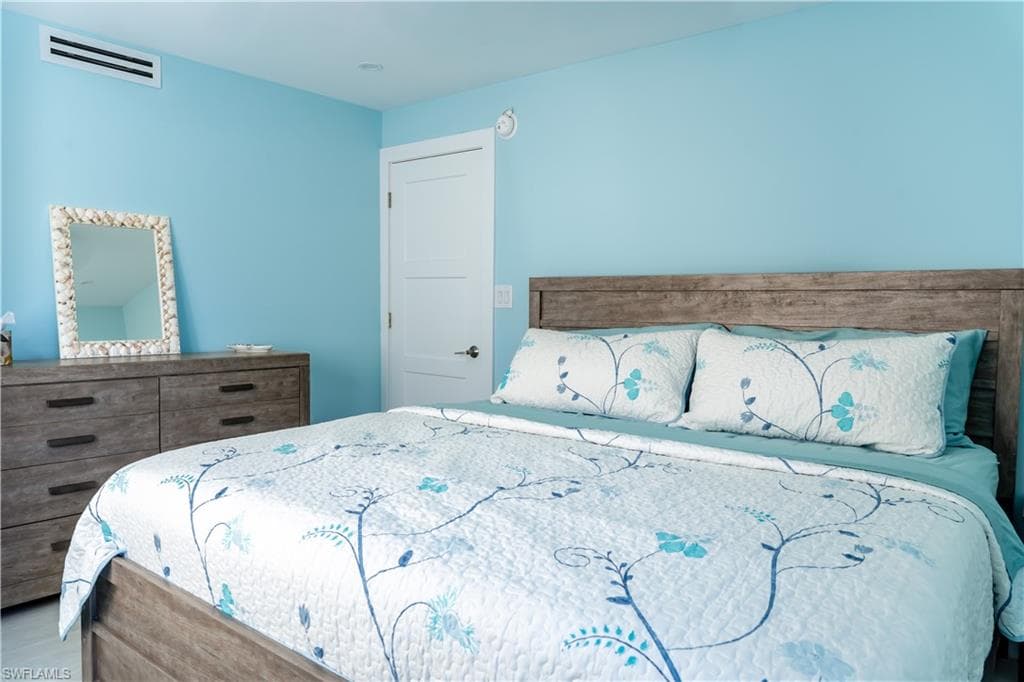 1155 Sandpiper ST # C7, NAPLES FL 34102-18