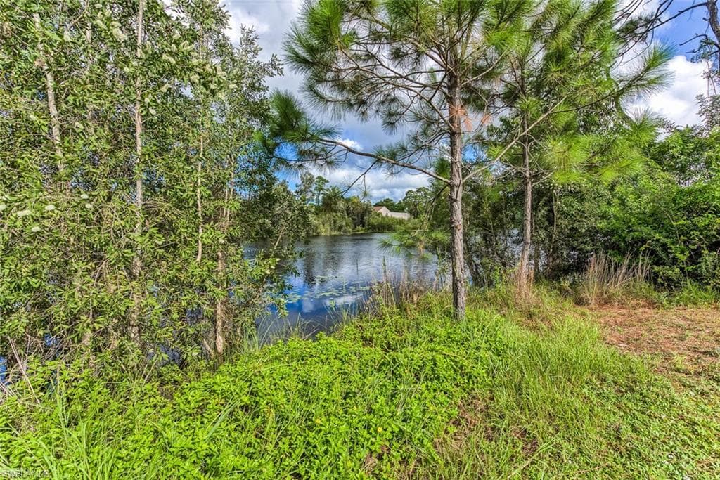 29 Caribbean RD, NAPLES FL 34108-2