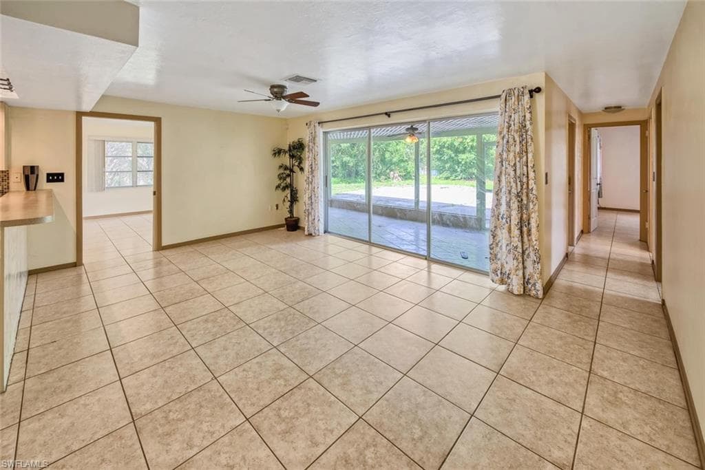 29 Caribbean RD, NAPLES FL 34108-7