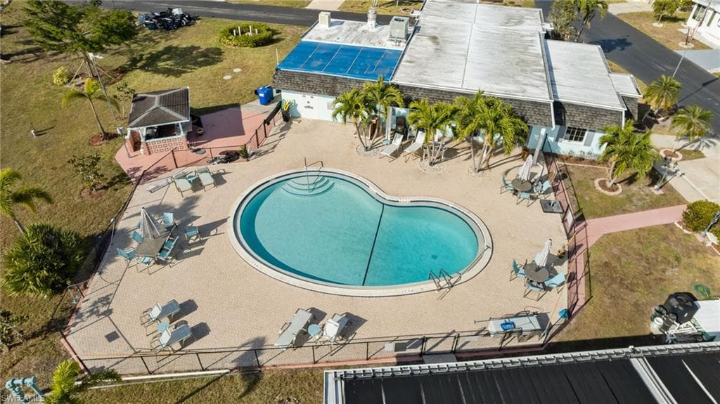 22 Williamsburg WAY, FORT MYERS FL 33908-14