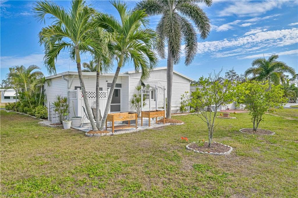 138 Lexington AVE, FORT MYERS FL 33908-4