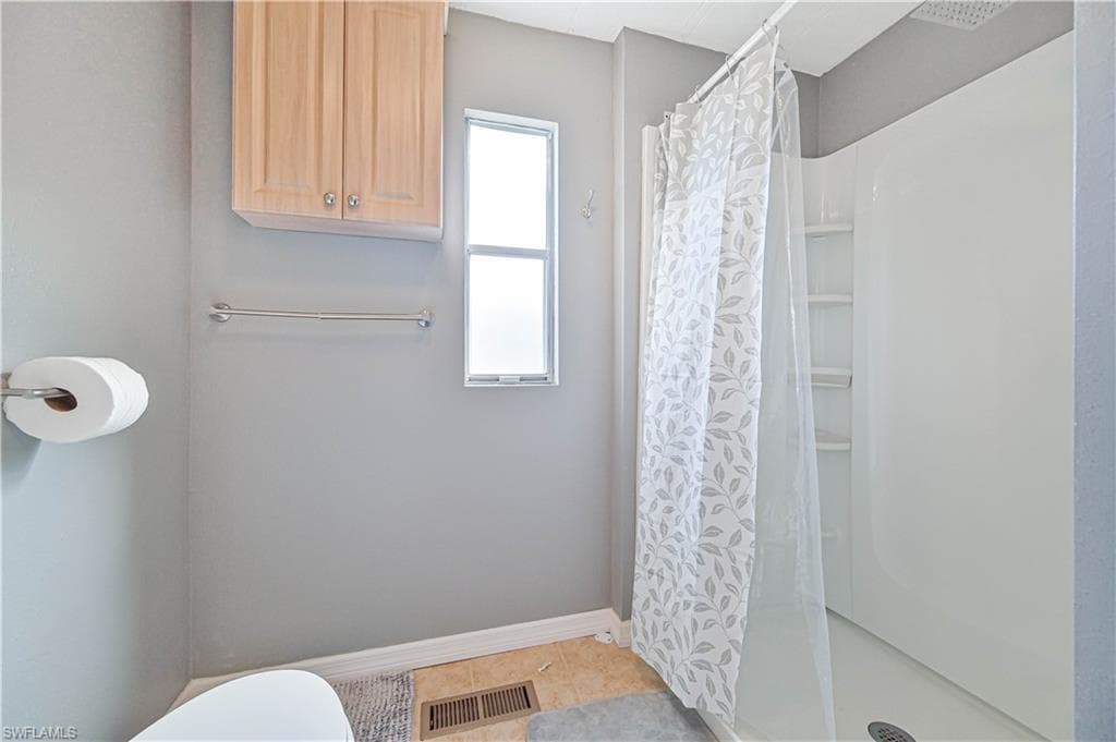 138 Lexington AVE, FORT MYERS FL 33908-19