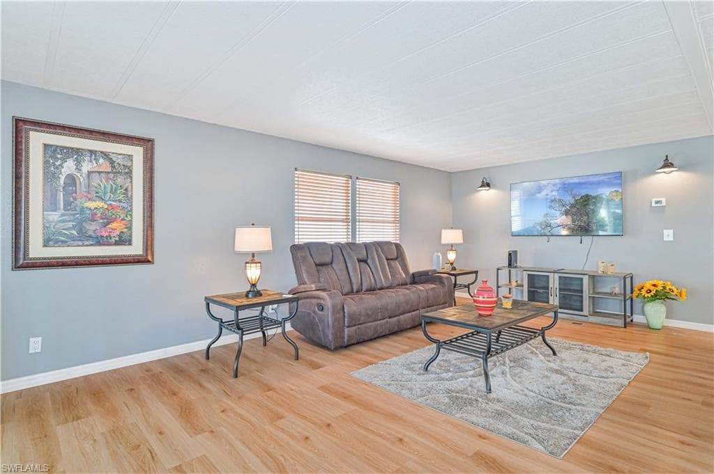 138 Lexington AVE, FORT MYERS FL 33908-10