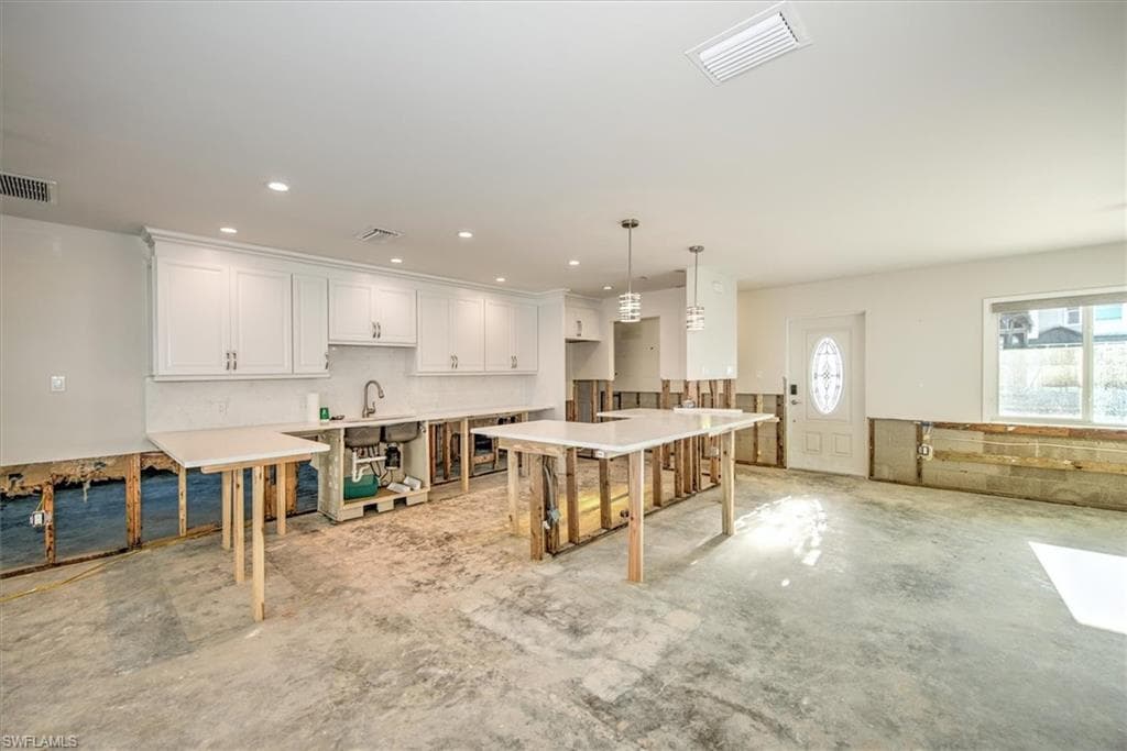 239 Ibis ST, FORT MYERS BEACH FL 33931-8