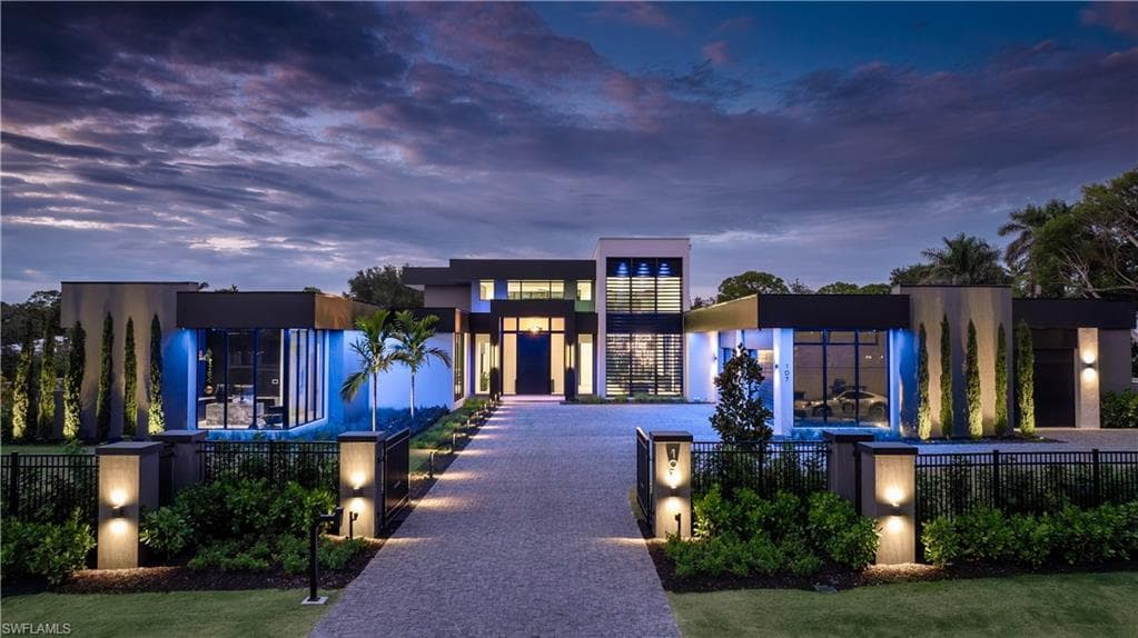 107 Myrtle RD, NAPLES FL 34108-1