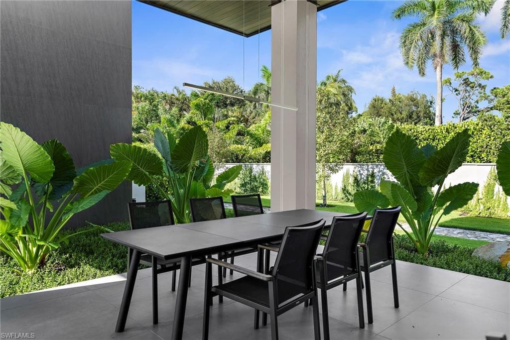 107 Myrtle RD, NAPLES FL 34108-11