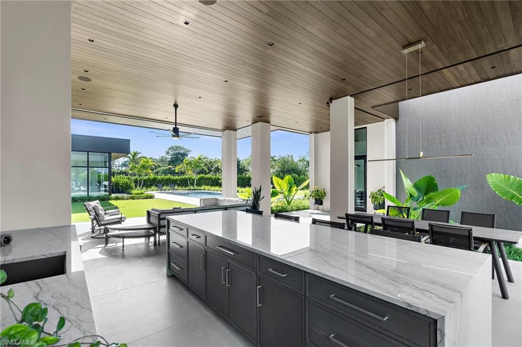 107 Myrtle RD, NAPLES FL 34108-9