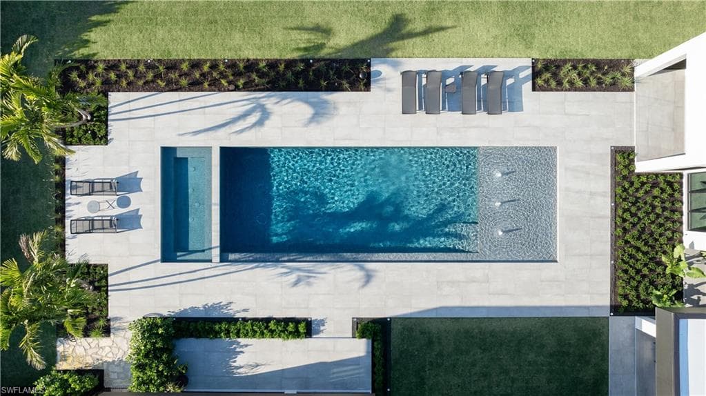 107 Myrtle RD, NAPLES FL 34108-14