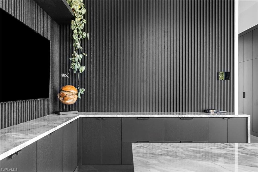 107 Myrtle RD, NAPLES FL 34108-38