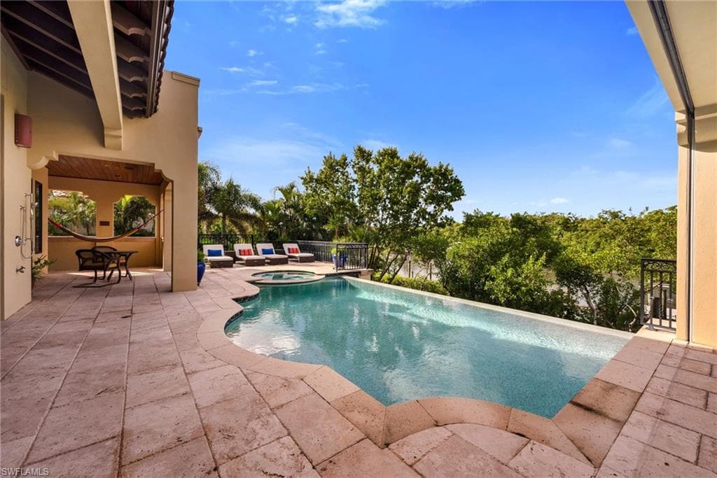 47 Southport CV, BONITA SPRINGS FL 34134-20