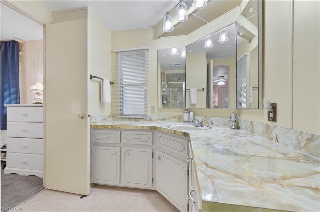9004 Arbor DR, NORTH FORT MYERS FL 33903-25