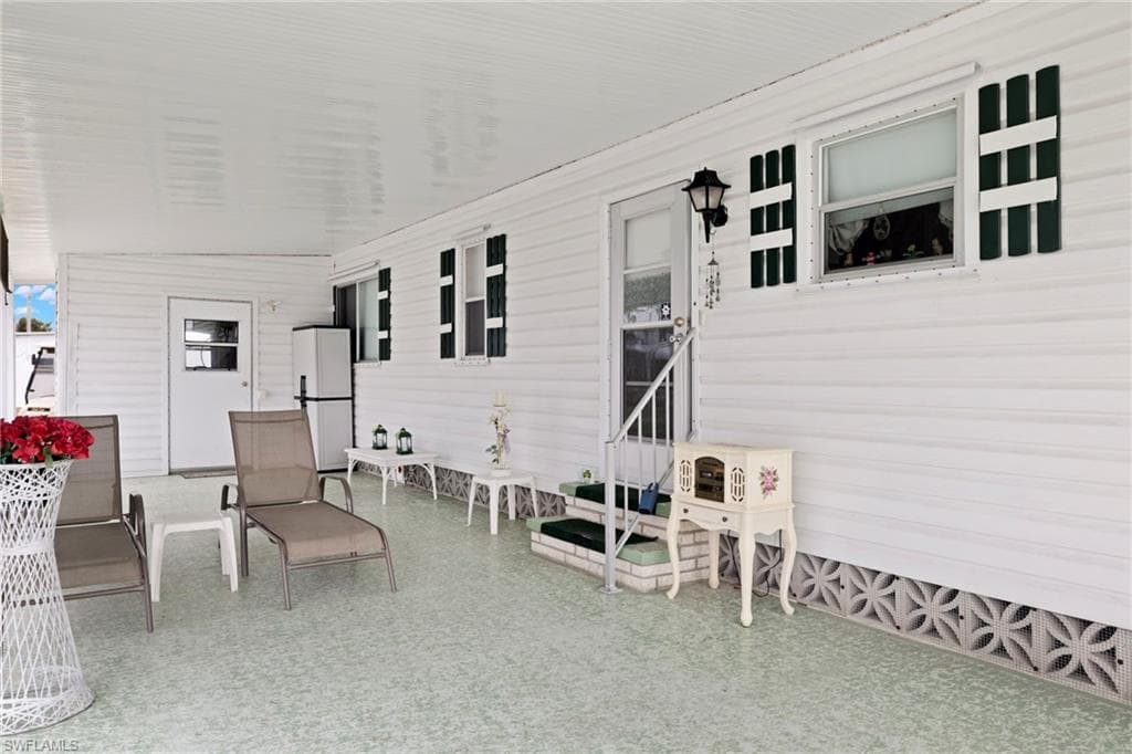9004 Arbor DR, NORTH FORT MYERS FL 33903-40