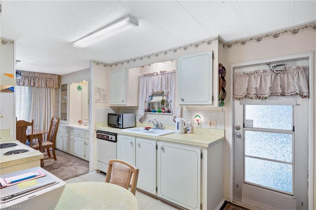 9004 Arbor DR, NORTH FORT MYERS FL 33903-18