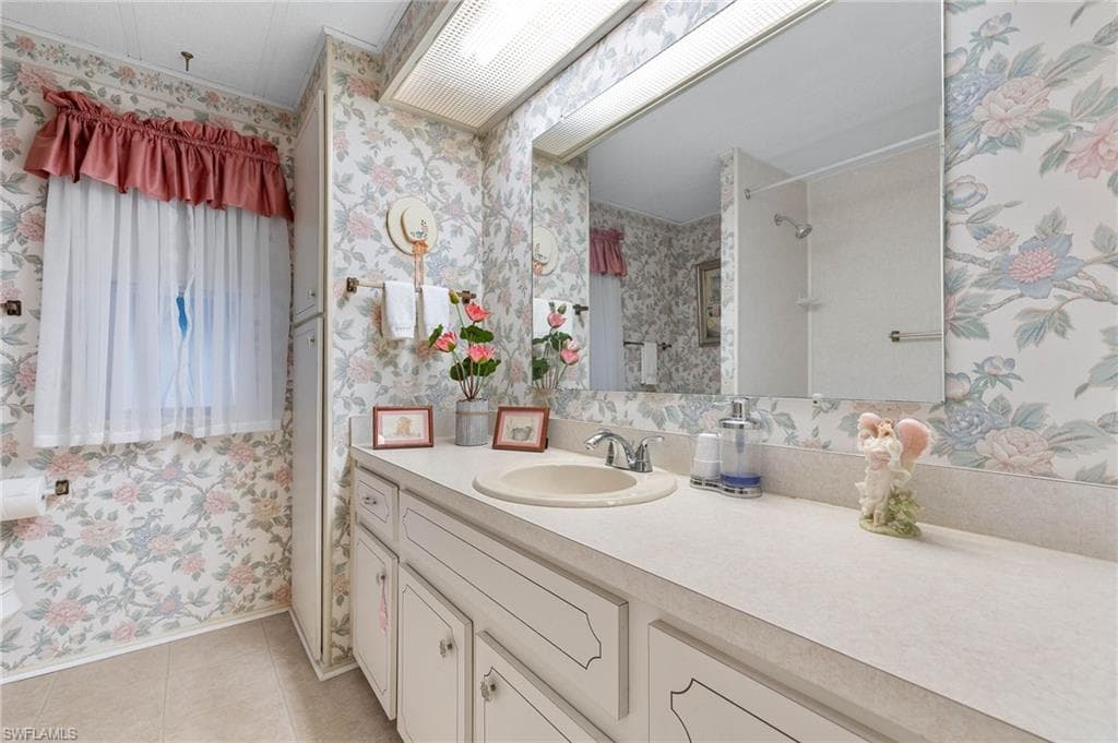 9004 Arbor DR, NORTH FORT MYERS FL 33903-28