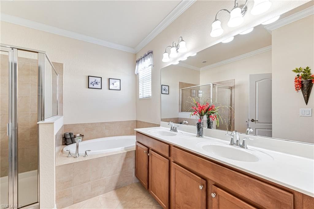 14641 Fern Lake CT, NAPLES FL 34114-18