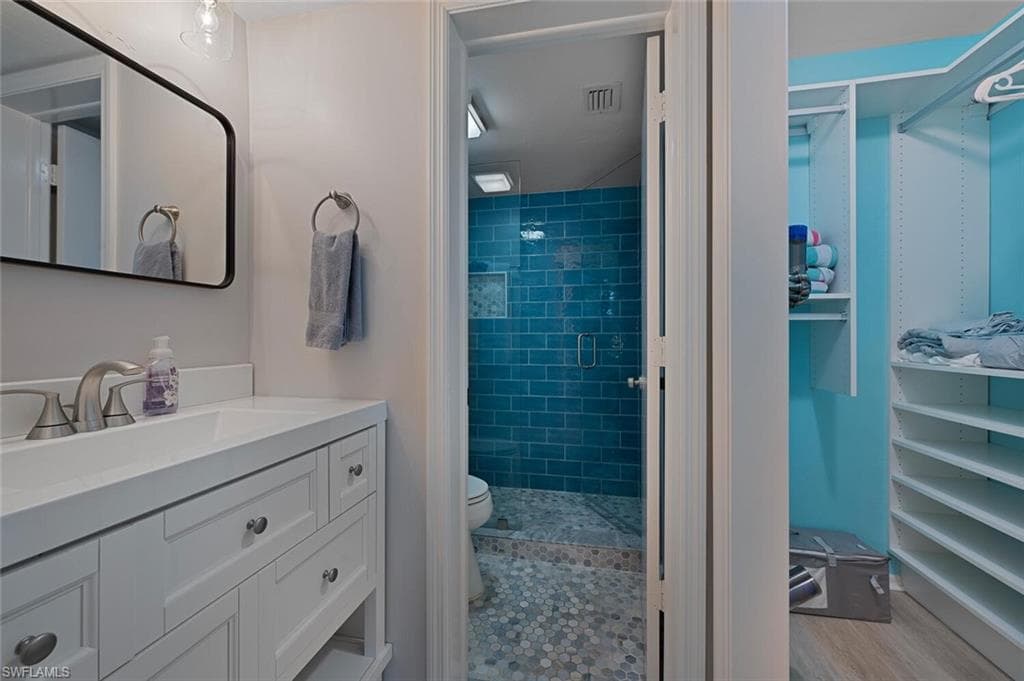 600 Neapolitan WAY # 248, NAPLES FL 34103-9