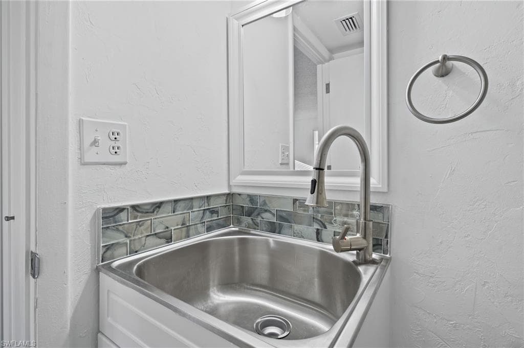 3340 New South Province BLVD # 3, FORT MYERS FL 33907-18