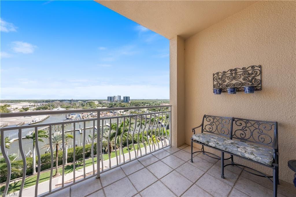 445 Dockside DR # B903, NAPLES FL 34110-22