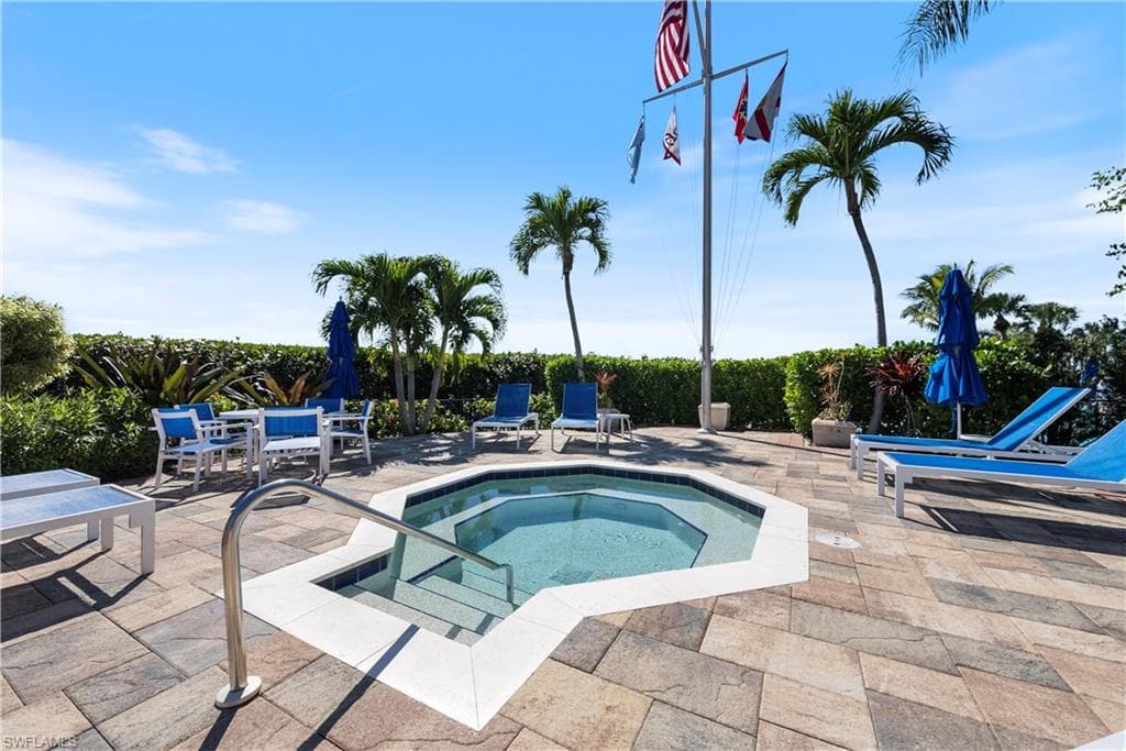 445 Dockside DR # B903, NAPLES FL 34110-28