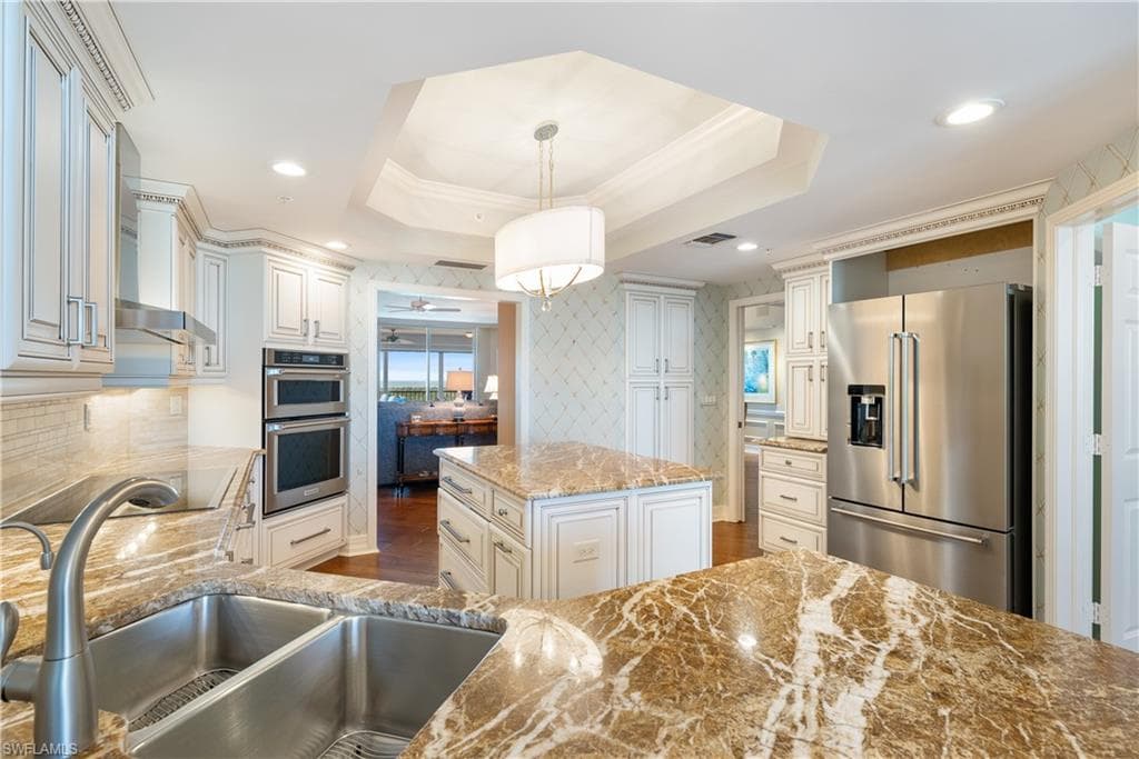 445 Dockside DR # B903, NAPLES FL 34110-7