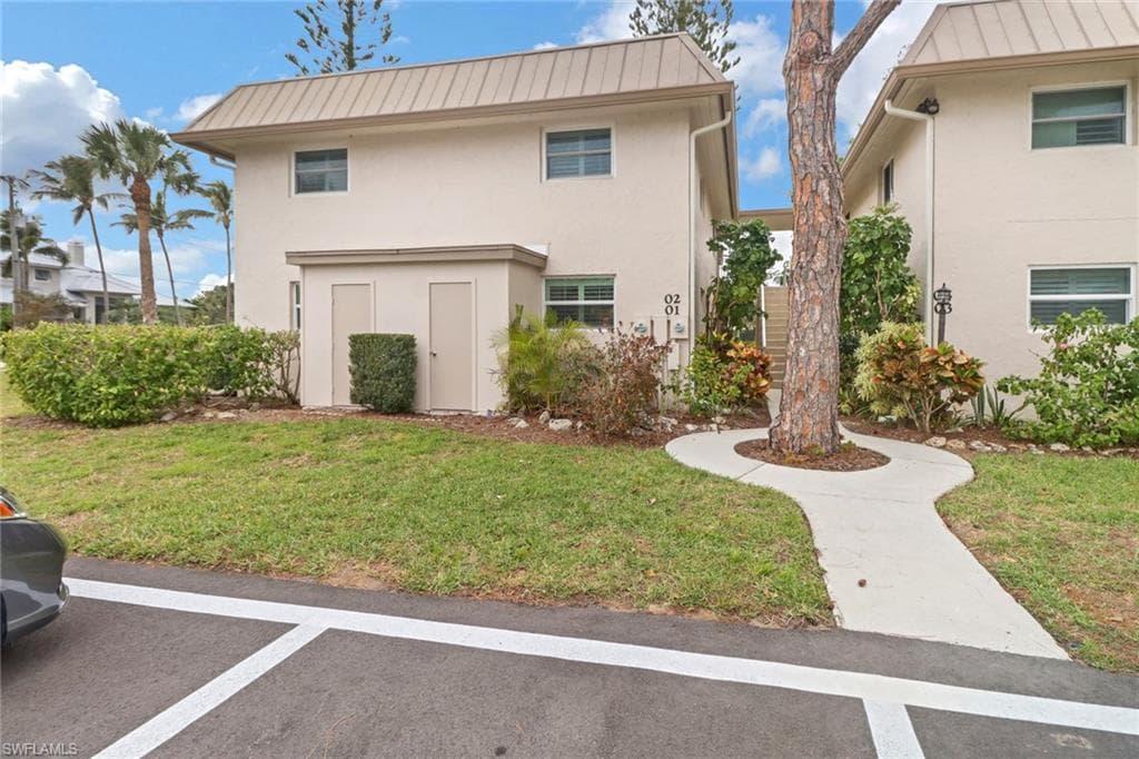 1549 Sandpiper ST # 1, NAPLES FL 34102-11
