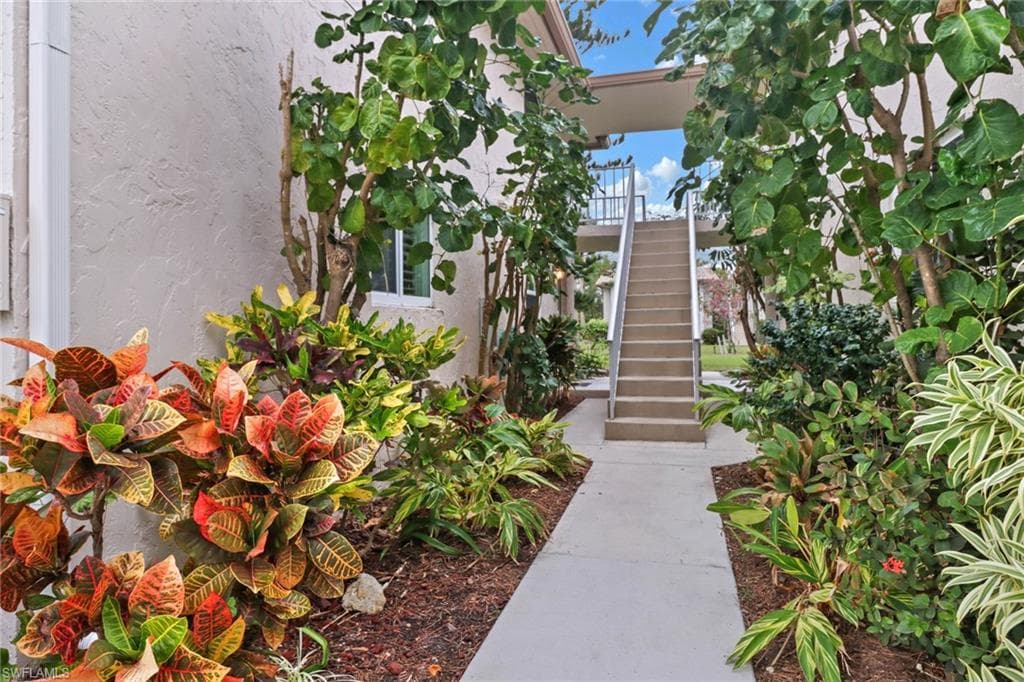 1549 Sandpiper ST # 1, NAPLES FL 34102-10