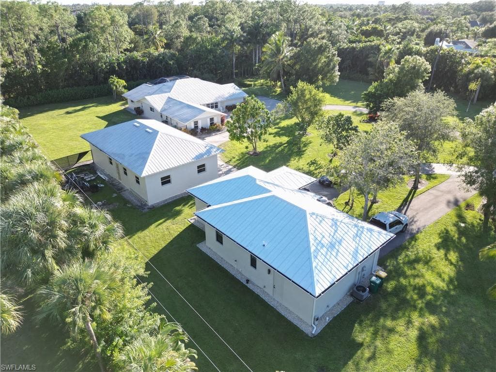 2950 Coach House LN, NAPLES FL 34105-46