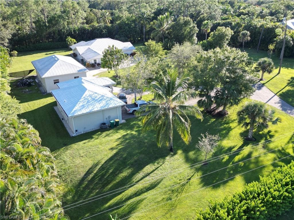 2950 Coach House LN, NAPLES FL 34105-35