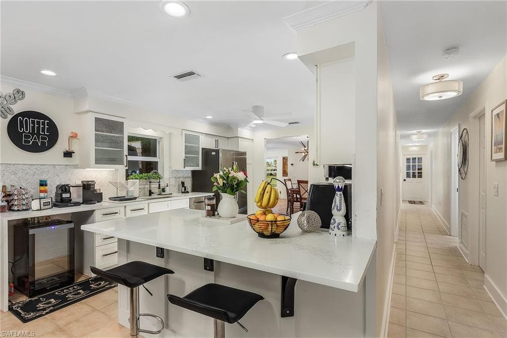 2950 Coach House LN, NAPLES FL 34105-23