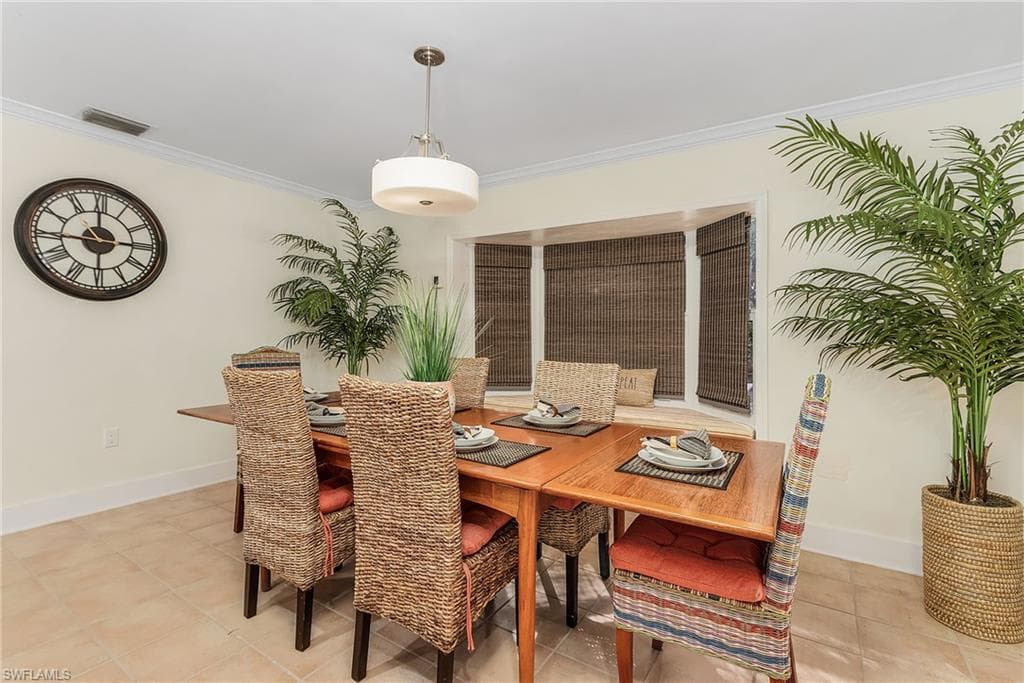 2950 Coach House LN, NAPLES FL 34105-14