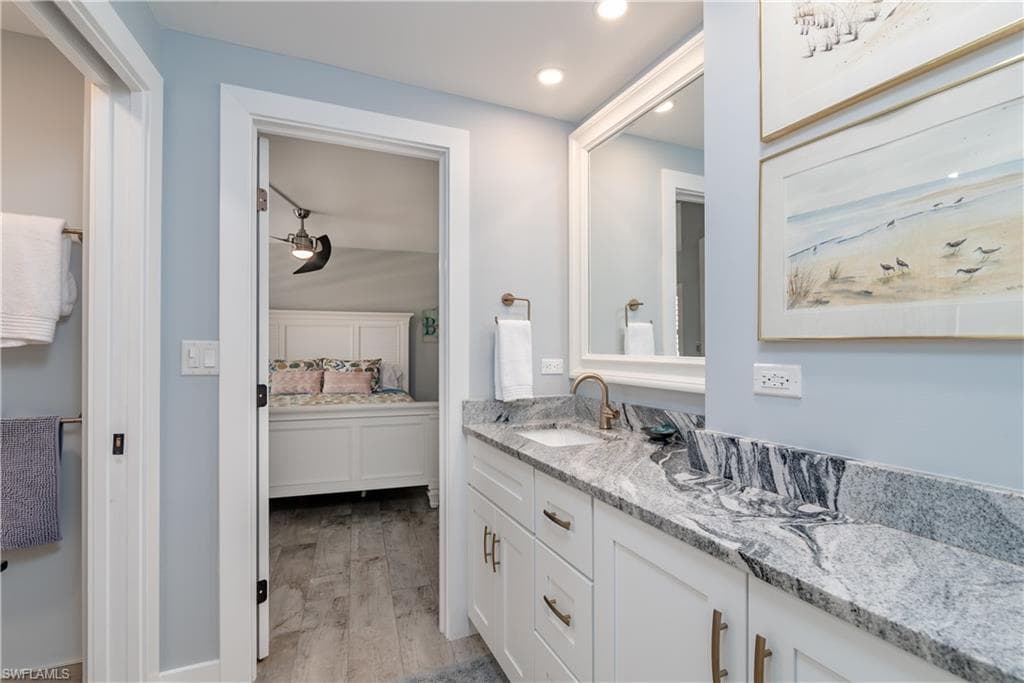 1085 Bald Eagle DR # B305, MARCO ISLAND FL 34145-12