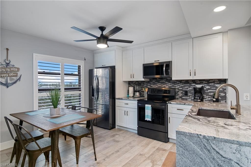 1085 Bald Eagle DR # B305, MARCO ISLAND FL 34145-2