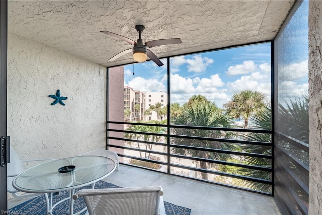 1085 Bald Eagle DR # B305, MARCO ISLAND FL 34145-4