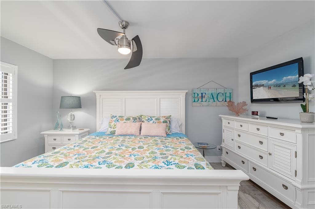 1085 Bald Eagle DR # B305, MARCO ISLAND FL 34145-9