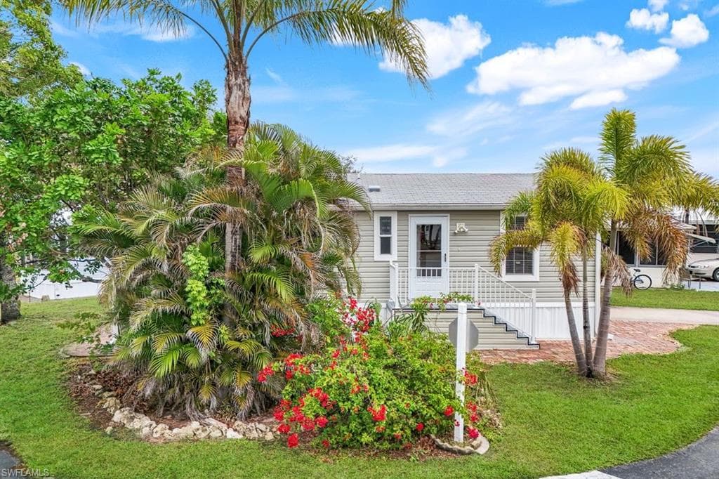 4620 Candlestick CT E, ESTERO FL 33928-1