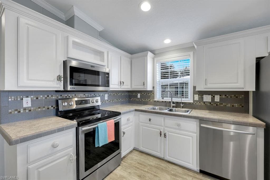 4620 Candlestick CT E, ESTERO FL 33928-6