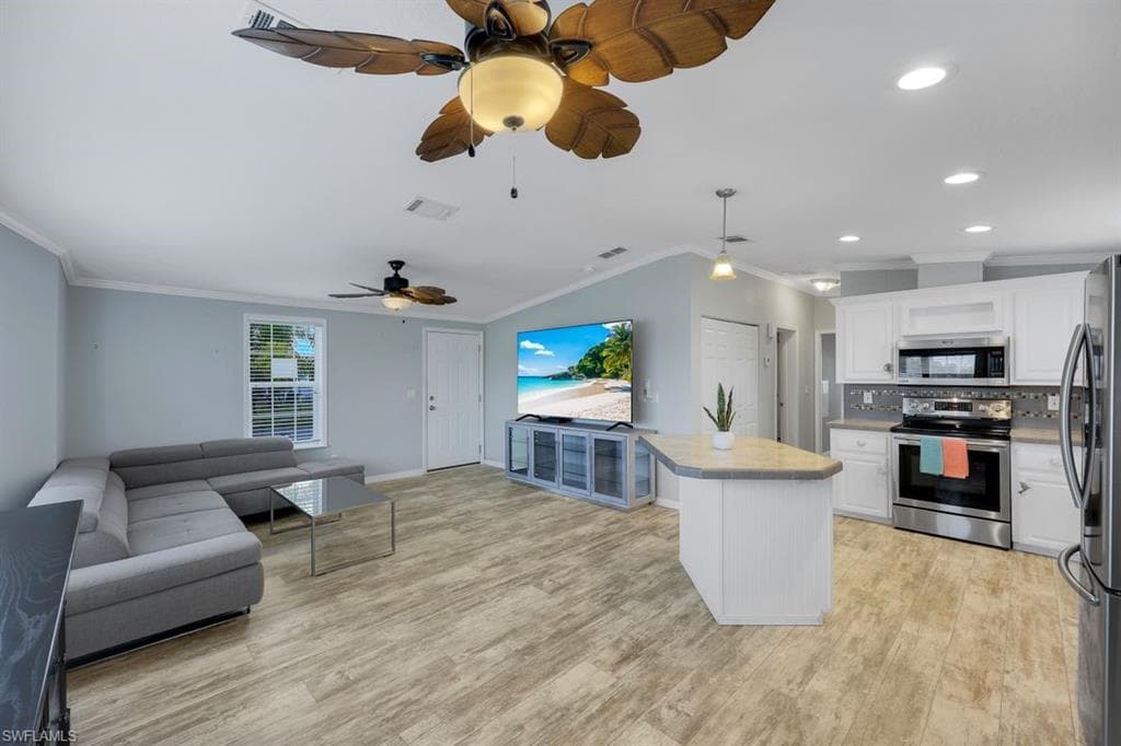 4620 Candlestick CT E, ESTERO FL 33928-7