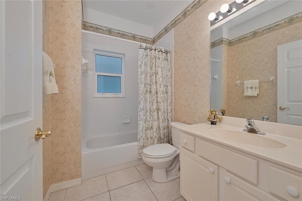 2155 Cay Lagoon DR # 424, NAPLES FL 34109-27