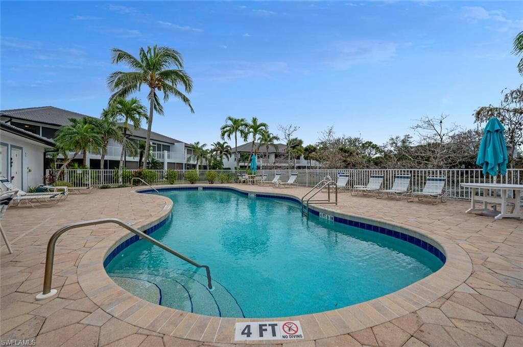 2155 Cay Lagoon DR # 424, NAPLES FL 34109-36